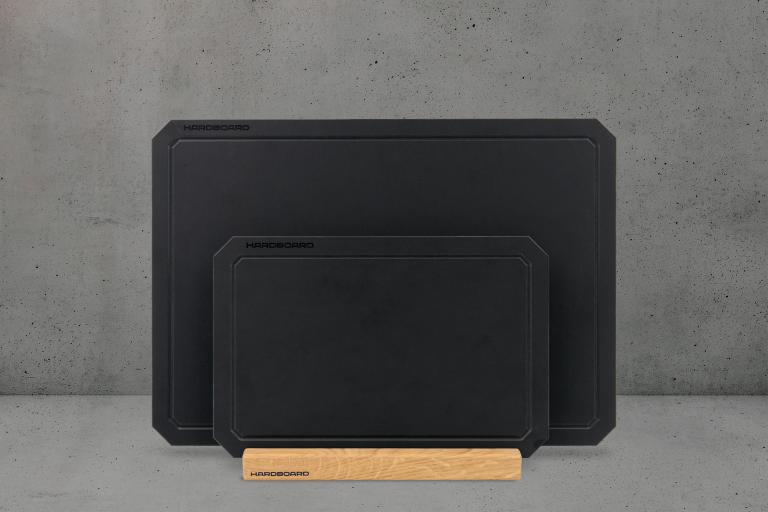 HARDBOARD Bundle S+M in Graphit – zwei Schneidebretter aus Paperstone, mit oder ohne Saftrille, kompakt und langlebig.